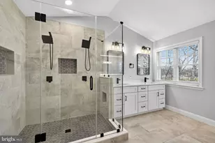 2526 Brenton Point Dr, Reston, VA 20191 - Photo 5