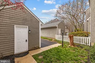 2526 Brenton Point Dr, Reston, VA 20191 - Photo 103