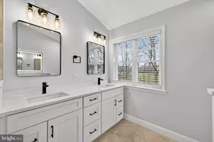 2526 Brenton Point Dr, Reston, VA 20191 - Photo 63