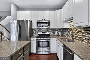 2526 Brenton Point Dr, Reston, VA 20191 - Photo 39