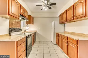 3863 Persimmon Cir, Fairfax, VA 22031 - Photo 17