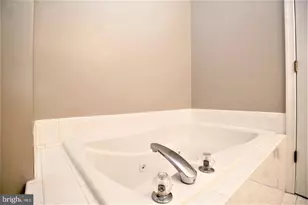 12624 Fair Crest Ct, Fairfax, VA 22033 - Photo 23