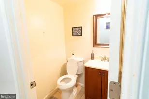 6413 Blarney Stone Ct, Springfield, VA 22152 - Photo 5