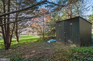 9605 Bronte Dr, Fairfax, VA 22032 - Photo 59