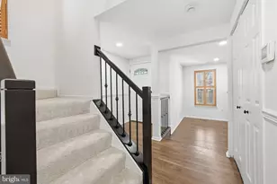 10097 Chestnut Wood Ln, Burke, VA 22015 - Photo 9