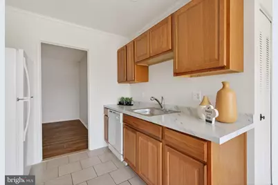 561 Florida Avenue #204, Herndon, VA 20170 - Photo 11