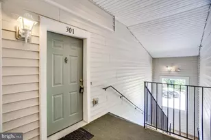 12739 Fair Crest Ct, Fairfax, VA 22033 - Photo 3