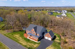 6820 Lilly Belle Ct, Centreville, VA 20120 - Photo 3