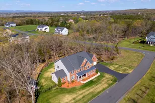 6820 Lilly Belle Ct, Centreville, VA 20120 - Photo 5