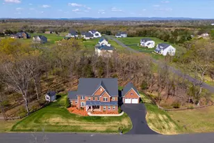 6820 Lilly Belle Ct, Centreville, VA 20120 - Photo 3