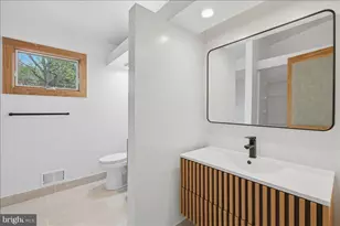 822 Walker Rd, Great Falls, VA 22066 - Photo 17