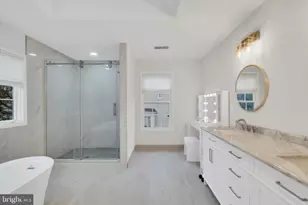 8403 Woodford Forest Pl, Vienna, VA 22182 - Photo 41