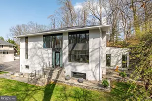 6016 Chesterbrook Rd, McLean, VA 22101 - Photo 3