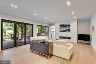 9604 Pembroke Pl, Vienna, VA 22182 - Photo 15