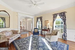 888 Ballou St, Herndon, VA 20170 - Photo 9