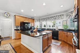 888 Ballou St, Herndon, VA 20170 - Photo 25