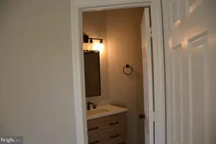 4409 Fair Stone Dr, Fairfax, VA 22030 - Photo 15