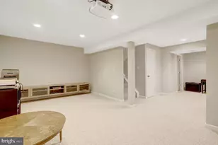 2036 Brooks Square Pl, Falls Church, VA 22043 - Photo 25