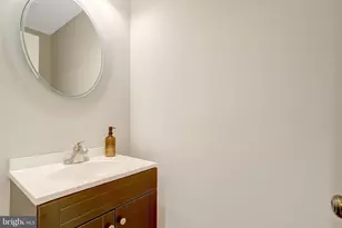 2036 Brooks Square Pl, Falls Church, VA 22043 - Photo 29