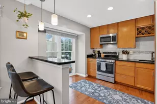 4830 Treasure Ct, Fairfax, VA 22032 - Photo 7