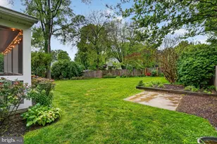 1854 Abbotsford Dr, Vienna, VA 22182 - Photo 9