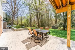 9201 Weant Dr, Great Falls, VA 22066 - Photo 7