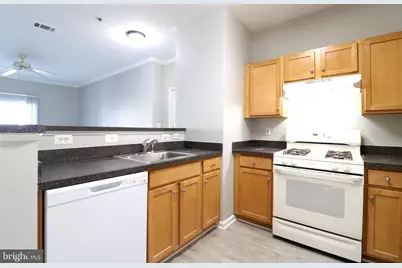 5117 Travis Edward Way #5117E, Centreville, VA 20120 - Photo 7