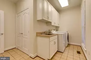 1489 Broadstone Pl, Vienna, VA 22182 - Photo 17