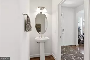 8383 Edward Carr Ct, Springfield, VA 22153 - Photo 5