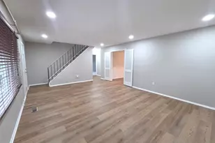 4339 Mt Carriage Ln, Fairfax, VA 22033 - Photo 7