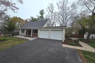 4339 Mt Carriage Ln, Fairfax, VA 22033 - Photo 3