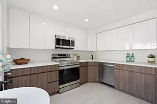 2984 Blaketon Ln, Oakton, VA 22124 - Photo 9