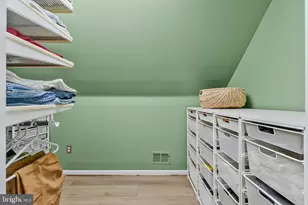 13227 Pearsall Ln, Fairfax, VA 22033 - Photo 35