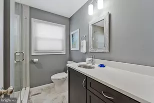 13227 Pearsall Ln, Fairfax, VA 22033 - Photo 19