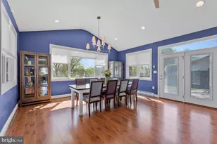 13227 Pearsall Ln, Fairfax, VA 22033 - Photo 13