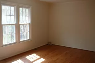 8607 Dellway Ln, Vienna, VA 22180 - Photo 5