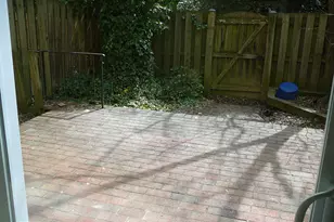 8607 Dellway Ln, Vienna, VA 22180 - Photo 9