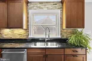 6415 Shady Ln, Falls Church, VA 22042 - Photo 23