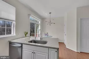 11481 Carriage Gate Ct, Fairfax, VA 22030 - Photo 15