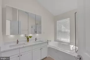 11481 Carriage Gate Ct, Fairfax, VA 22030 - Photo 25