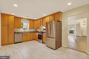 1706 Fantasia Cir, Herndon, VA 20170 - Photo 7