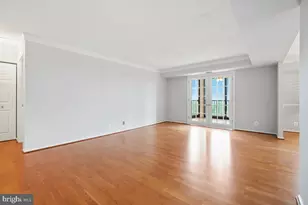 5902 Mt Eagle Dr, Alexandria, VA 22303 - Photo 5