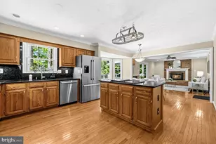 7412 Brian Run Ct, Springfield, VA 22153 - Photo 15