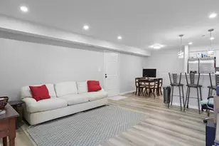 6908 Mary Caroline Cir, Alexandria, VA 22310 - Photo 3