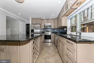 7516 Chancellor Way, Springfield, VA 22153 - Photo 11