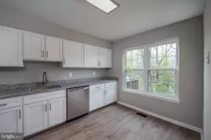 7066 Solomon Seal Ct, Springfield, VA 22152 - Photo 7