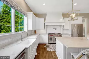 9115 Tetterton Ave, Vienna, VA 22182 - Photo 11