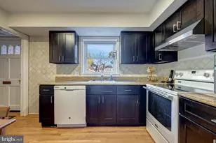 7779 Tiverton Dr, Springfield, VA 22152 - Photo 3