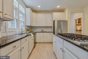 10409 Dunn Meadow Rd, Vienna, VA 22182 - Photo 21