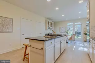 10409 Dunn Meadow Rd, Vienna, VA 22182 - Photo 23